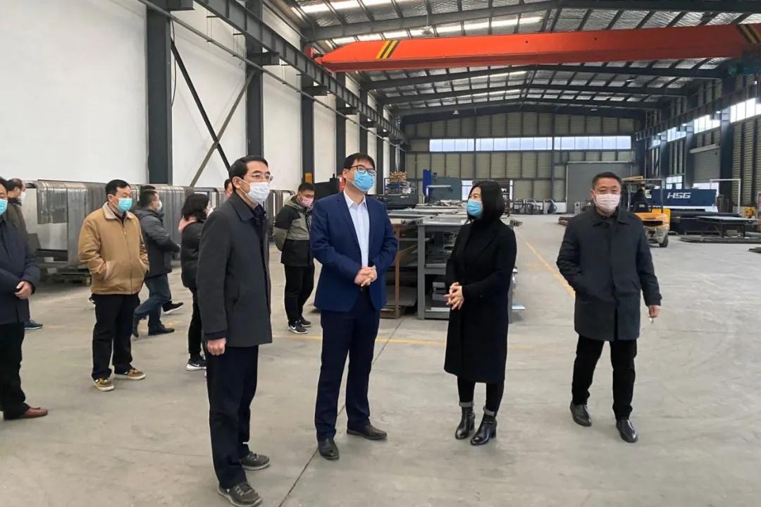 区长邓勇检查戴为科技复工复产和疫情防控工作